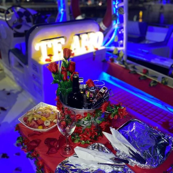 Pedida de mano en bote privado en Cartagena de Indias