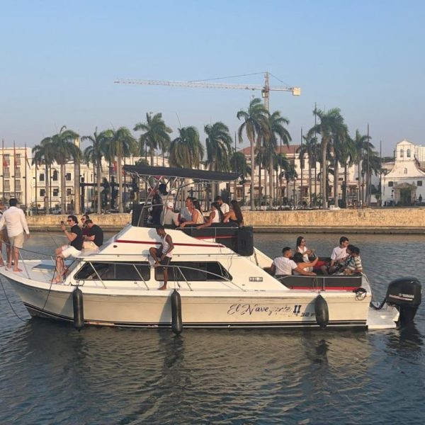 Tour Mini Yate Navegante por hora en la bahía de Cartagena de Indias